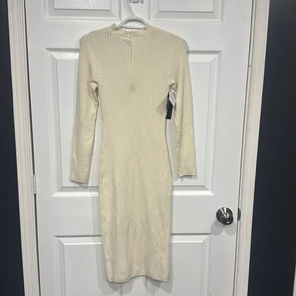 Marciano By Guess Sweater Dress
NWT
Size Small
Warm White Colour - Picture 4 of 5
